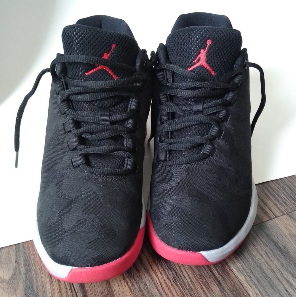 Jordans youth size 6